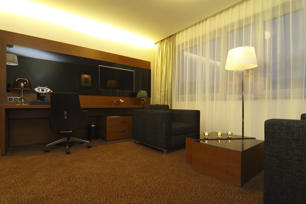 Mikado Hotel