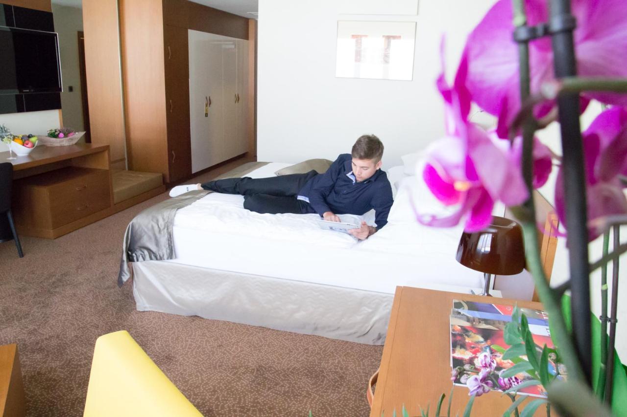 Mikado Hotel 4*